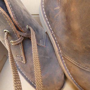 Clarks Collection Men’s Chukka Boot Brown, Size 8.5